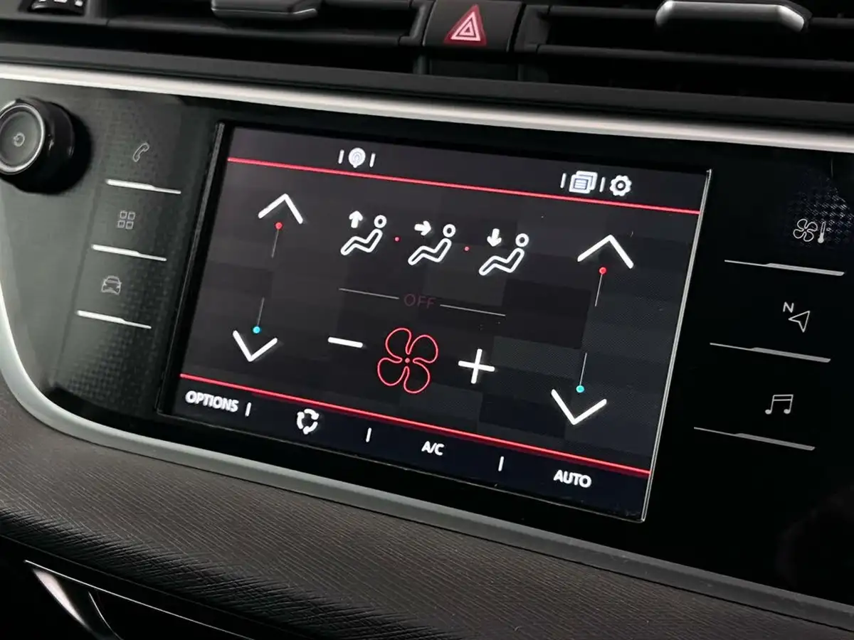 2019-citroen-grand-c4-spacetourer-15bluehdi-feel-big-16