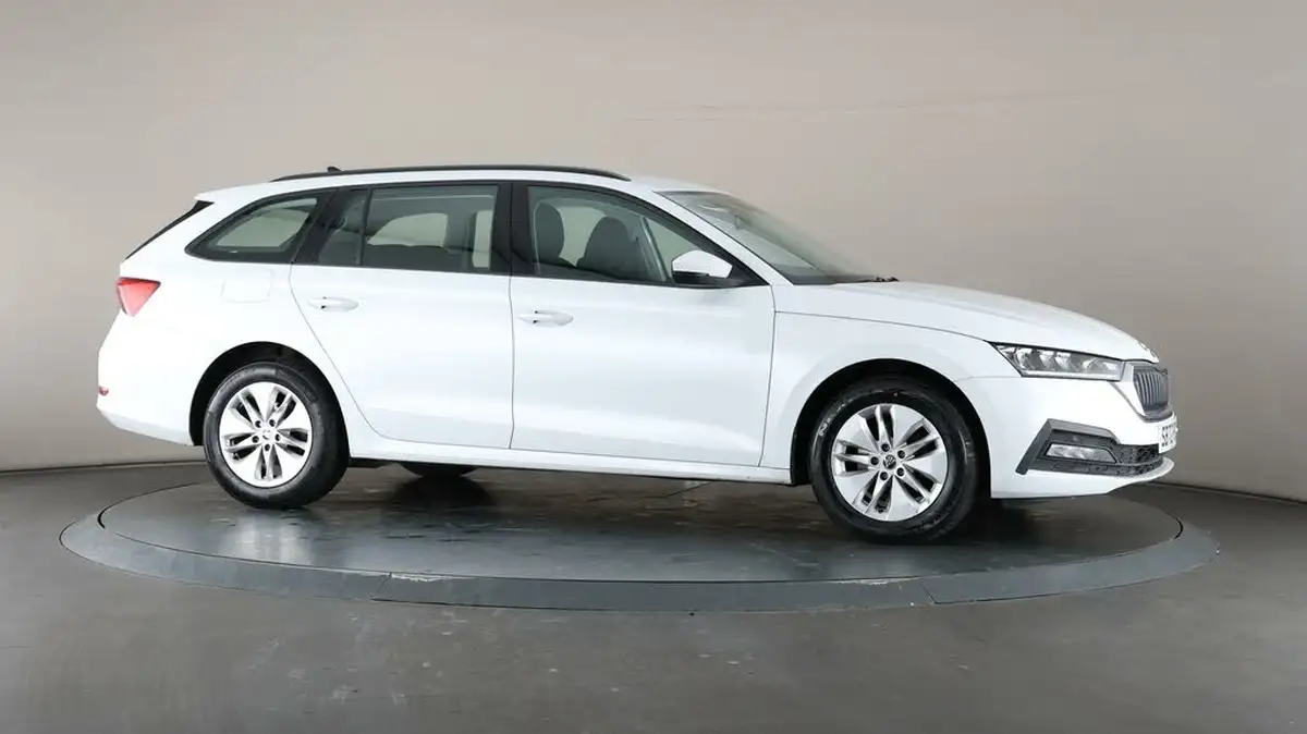 2023-skoda-octavia-20tdi-se-technology-116ps-estate-big-49