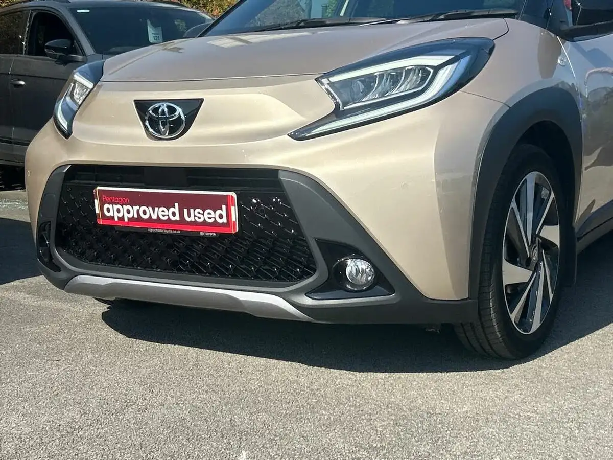 2023-toyota-aygo-x-10-vvt-i-exclusive-cvt-big-15