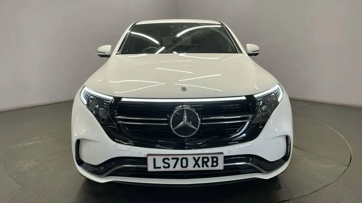 2020-mercedes-benz-eqc-big-9