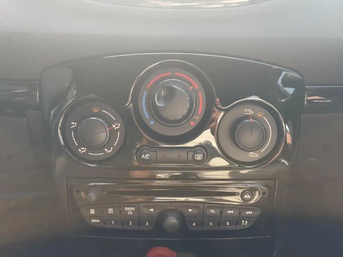 2011-renault-clio-16-dynamique-tom-tom-vvt-hatchback-5d-auto-big-47