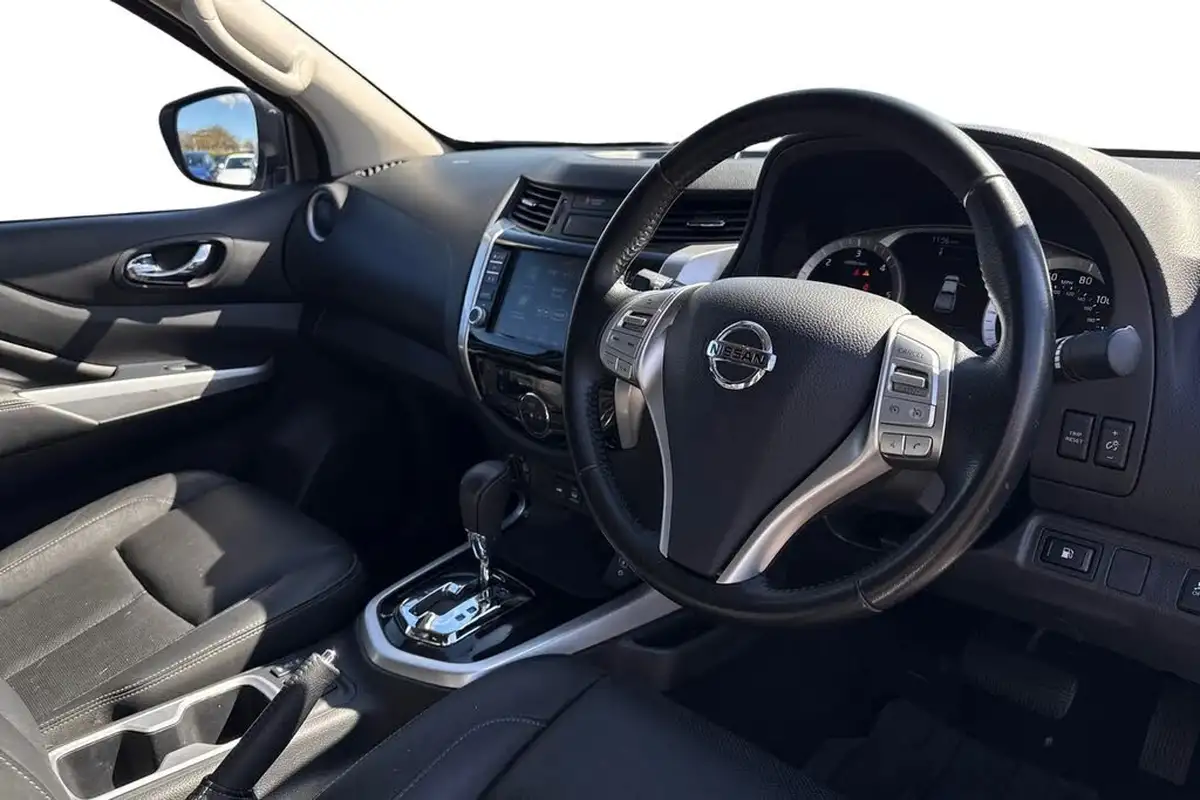 2020-nissan-navara-23dci-tt-tekna-8-navileather-auto-big-13