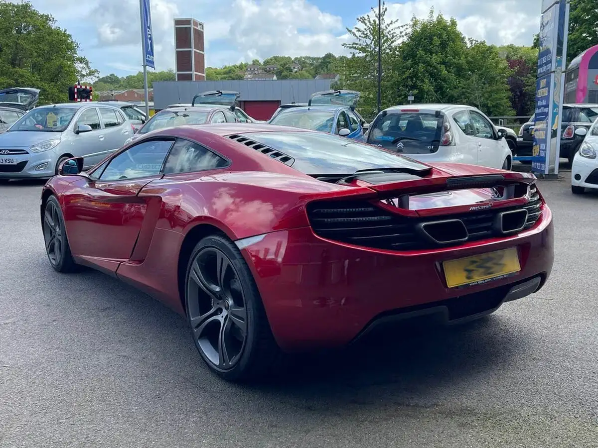 2011-mclaren-12c-38-big-8