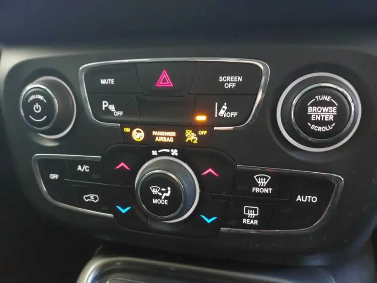 2018-jeep-compass-14-multiair-ii-longitude-big-14
