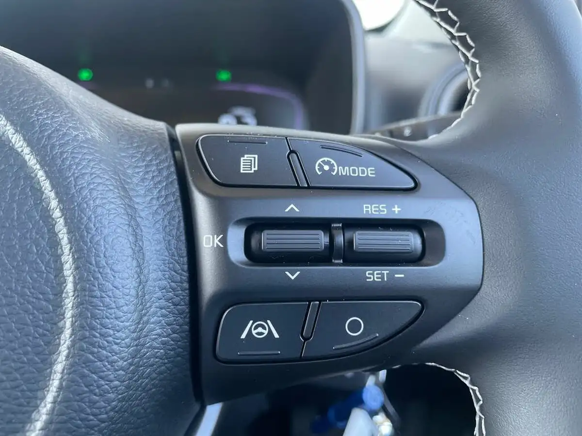2025-kia-picanto-10-2-big-16