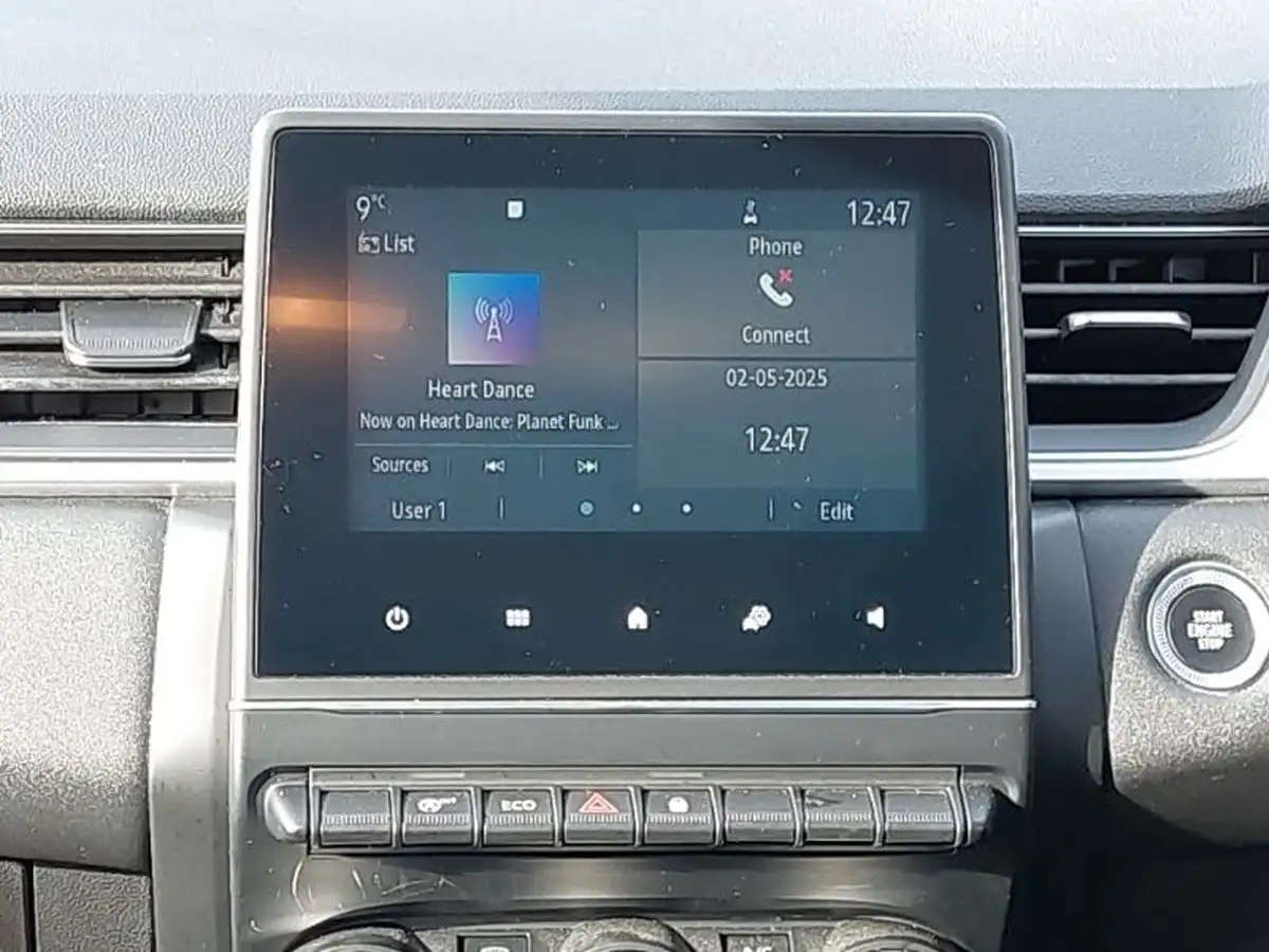 2021-renault-captur-10-tce-play-100bhp-big-6