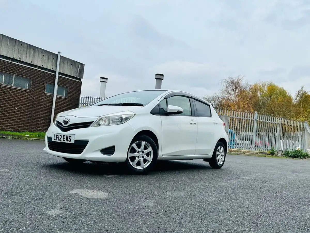 2012-toyota-yaris-133-tr-5d-m-drive-s-big-9