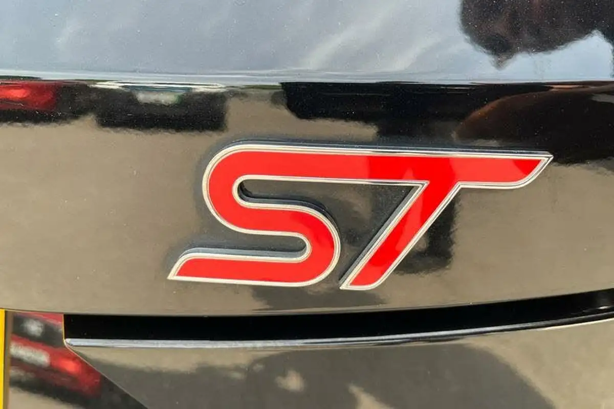 2022-ford-puma-suv-15-st-big-39