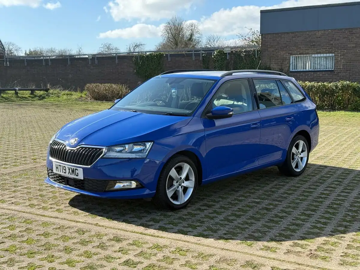 2019-skoda-fabia-10-tsi-se-l-109ps-estate-big-0