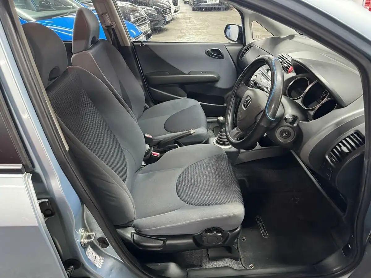 2007-honda-jazz-12-s-big-19