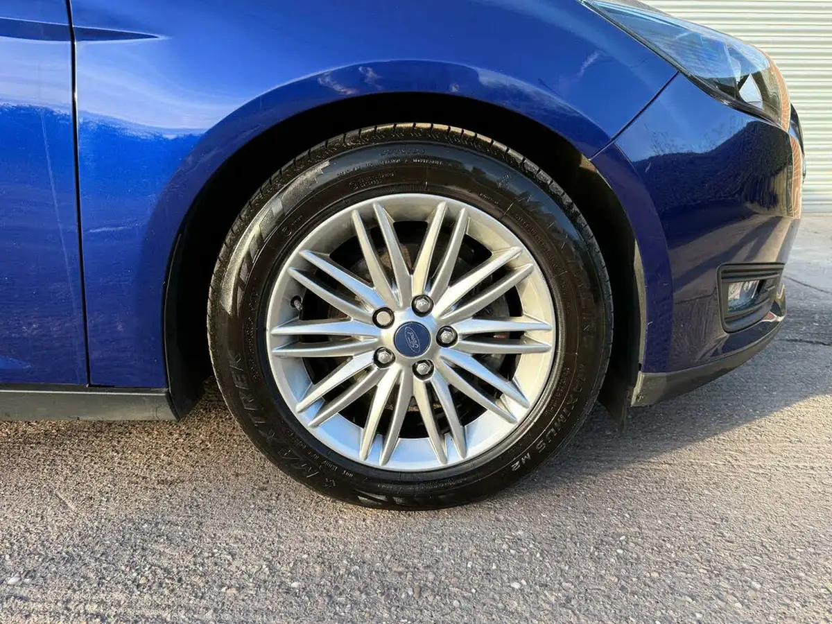 2017-ford-focus-15tdci-zetec-95ps-hatchback-big-75