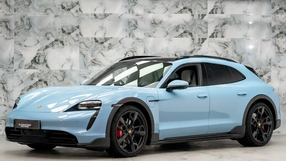 2022-porsche-taycan-e-4s-cross-turismo-big-4