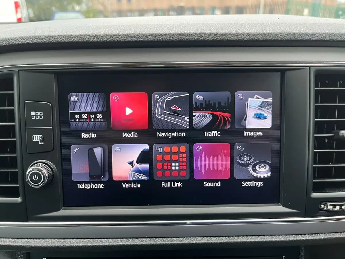 2017-seat-leon-16tdi-se-dynamic-technology-hatchback-dsg-big-14