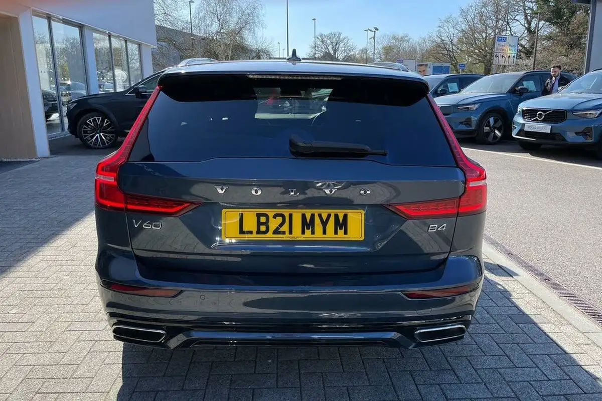 2021-volvo-v60-20-b4-r-design-big-7