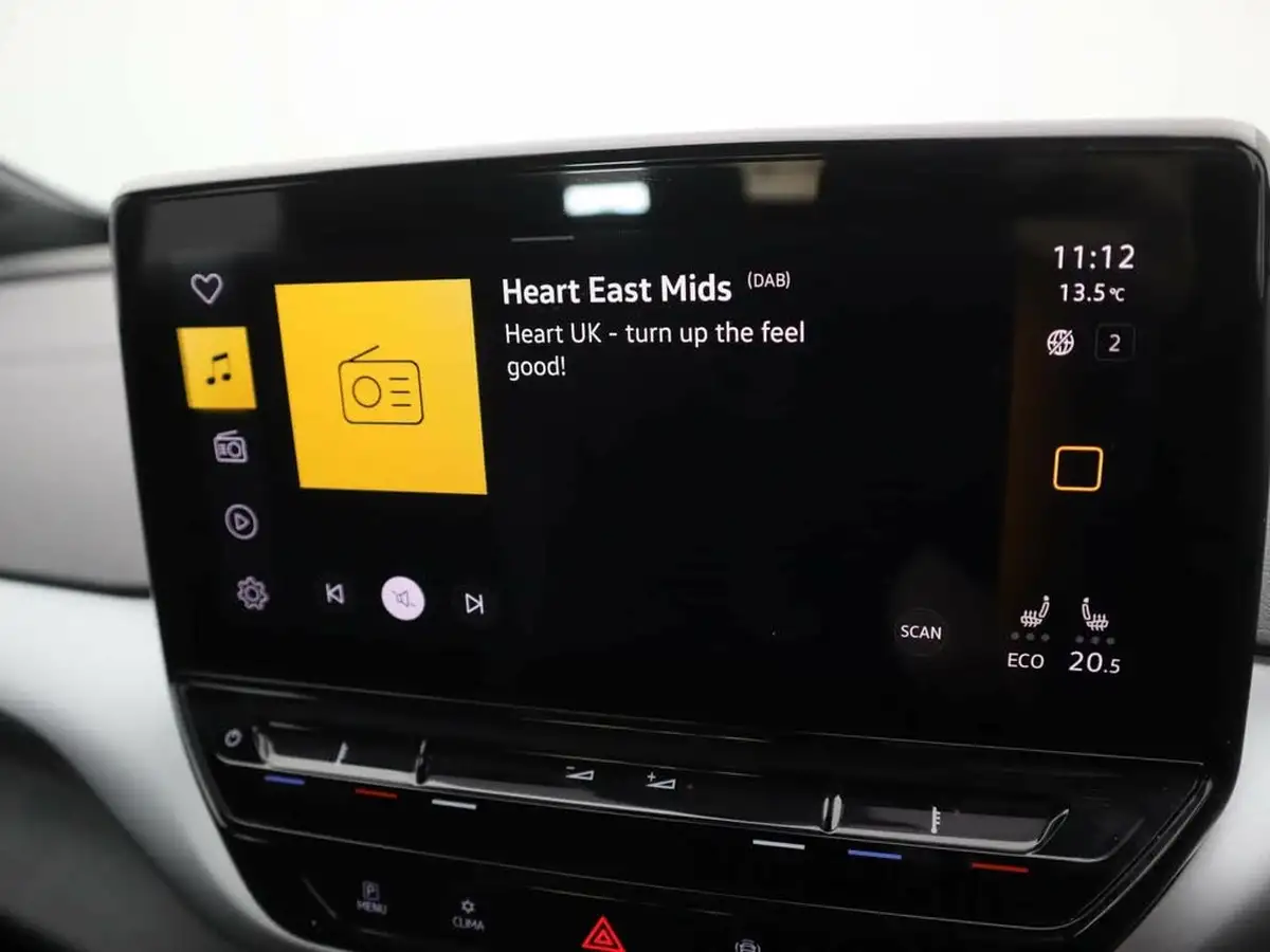 2022-volkswagen-id4-e-life-148ps-52kwh-pure-performance-big-11