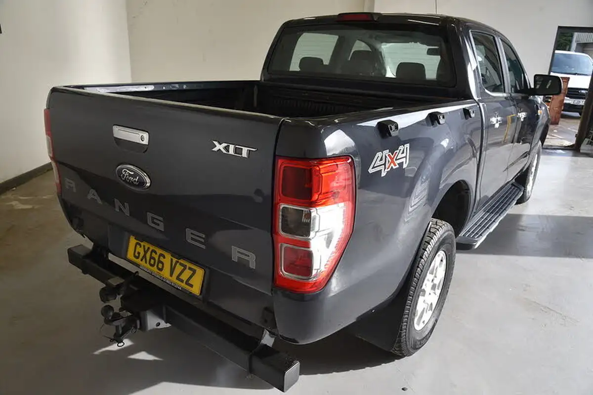 2016-ford-ranger-22td-xlt-160ps-pickup-big-9