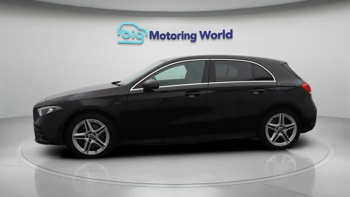 2021-mercedes-benz-a-class-13-a250e-amg-line-hatchback-5d-big-4