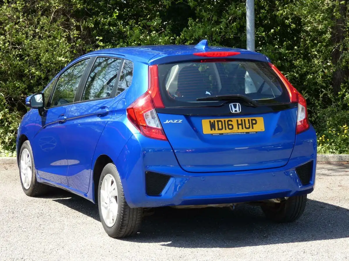2016-honda-jazz-13-i-vtec-se-big-11
