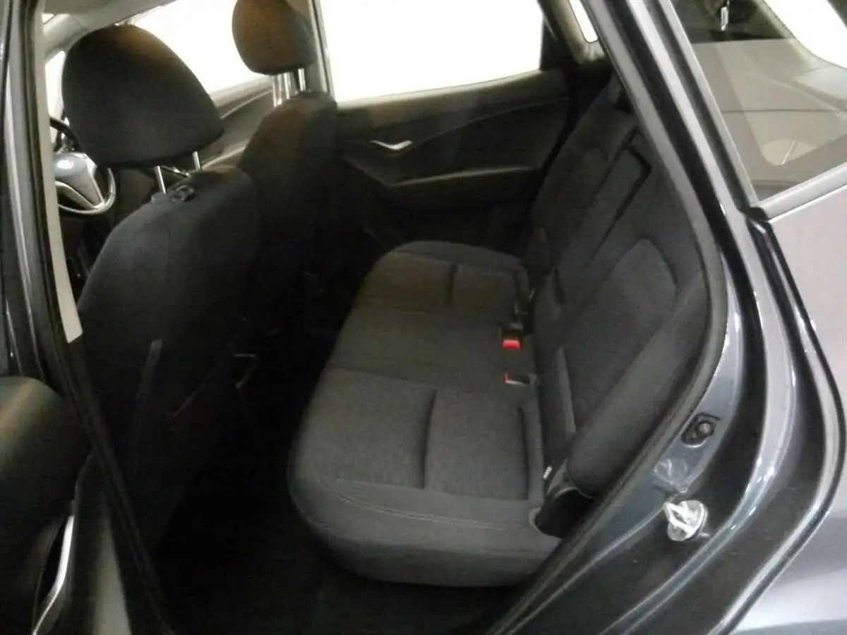 2015-hyundai-ix20-16-se-big-5