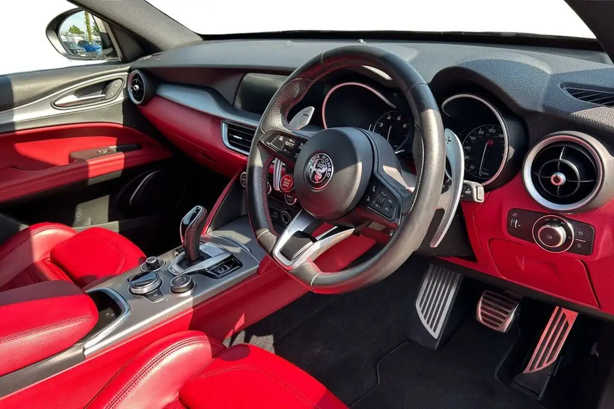 2021-alfa-romeo-stelvio-20-veloce-big-5