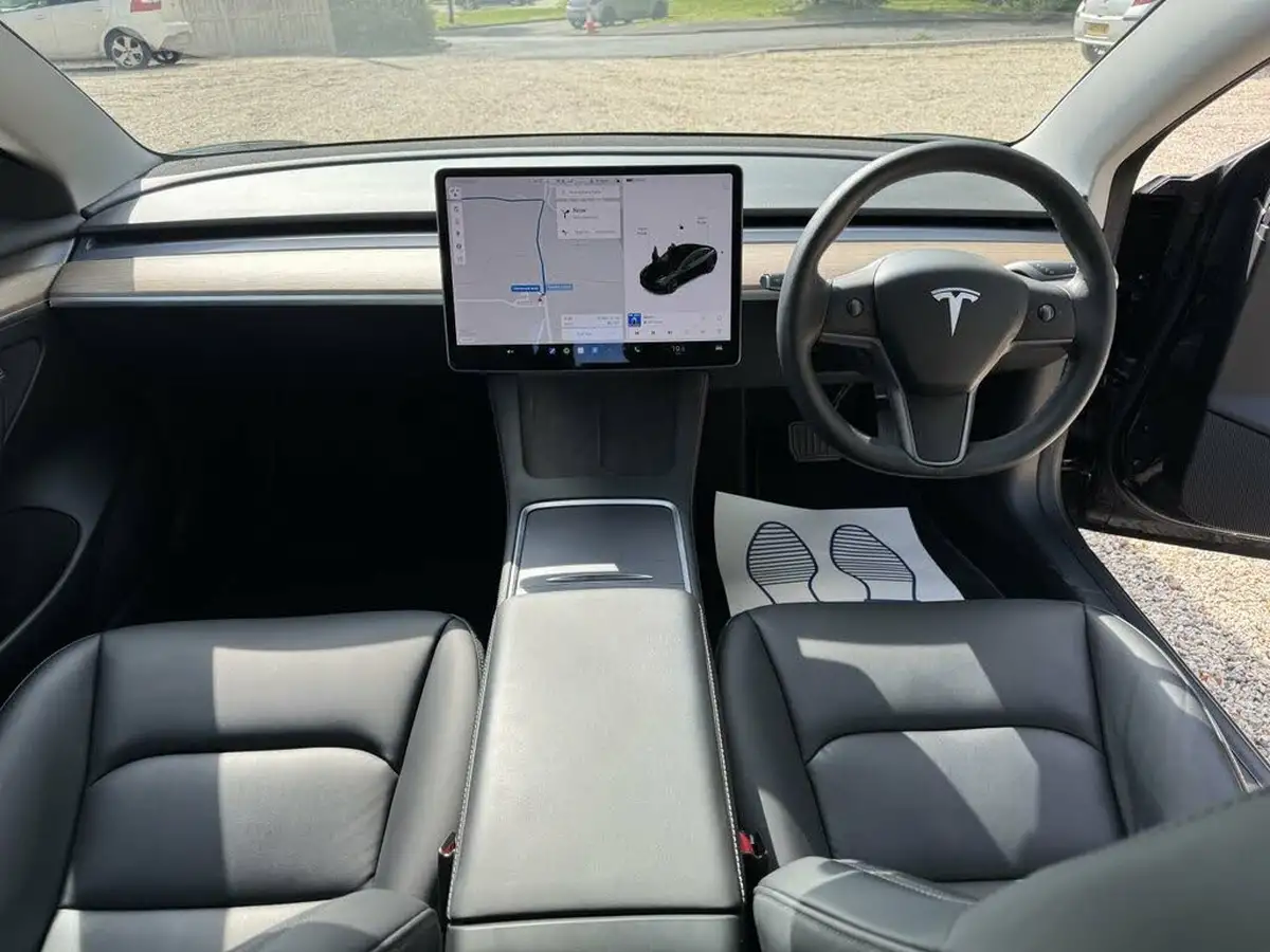 2021-tesla-model-3-e-long-range-awd-big-12
