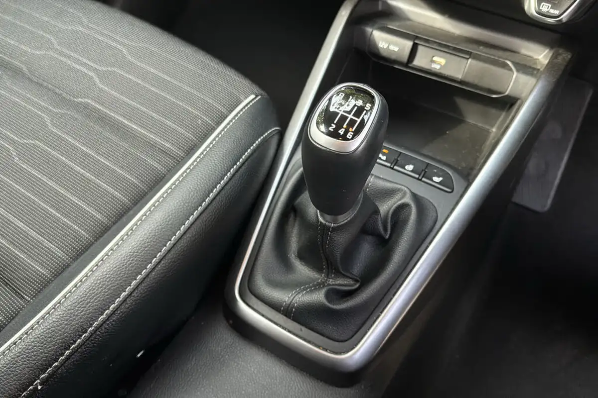 2024-kia-stonic-10-t-gdi-gt-line-s-98bhp-big-11