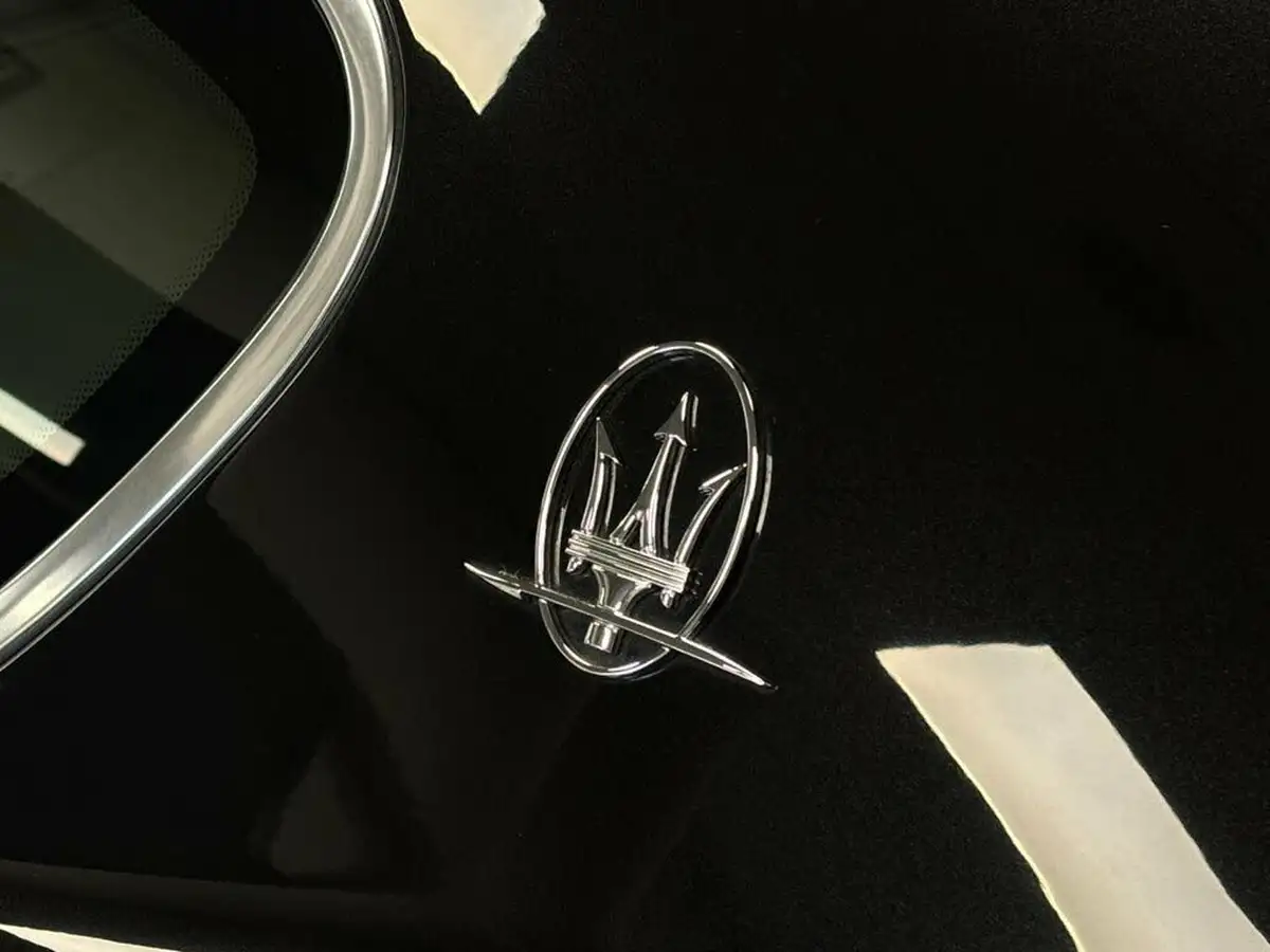 2016-maserati-granturismo-42-big-25