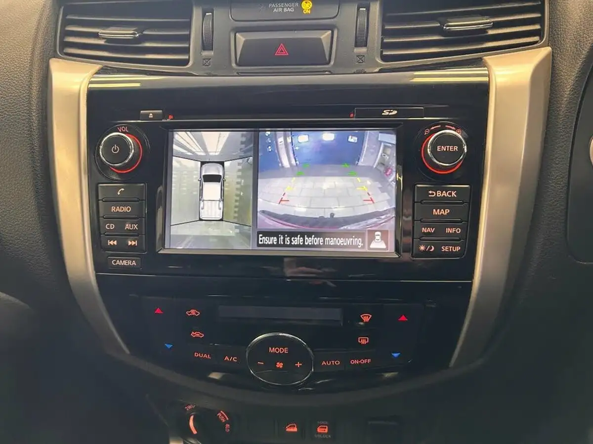2017-nissan-navara-23dci-tekna-auto-big-17
