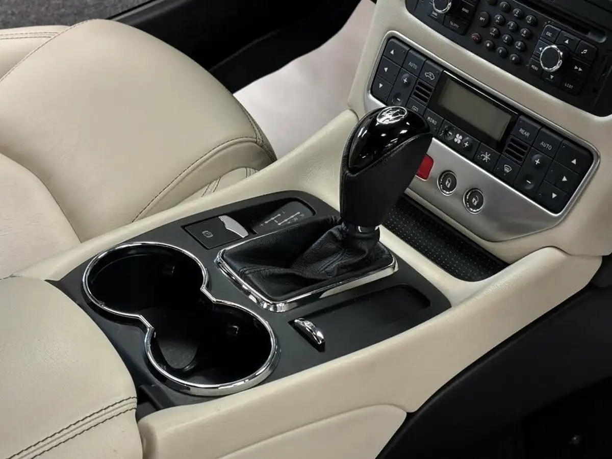 2016-maserati-granturismo-42-big-49
