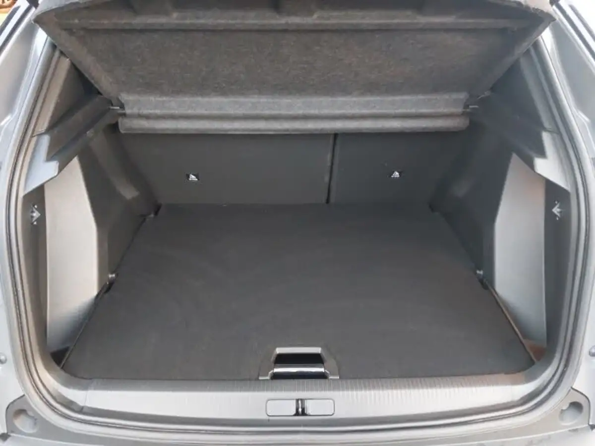 2023-peugeot-2008-suv-big-7