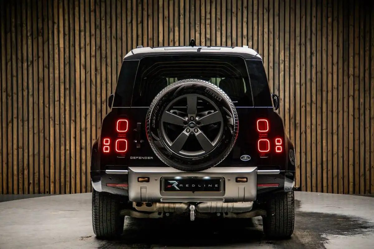 2023-land-rover-110-defender-30-d300-x-dynamic-hse-big-5
