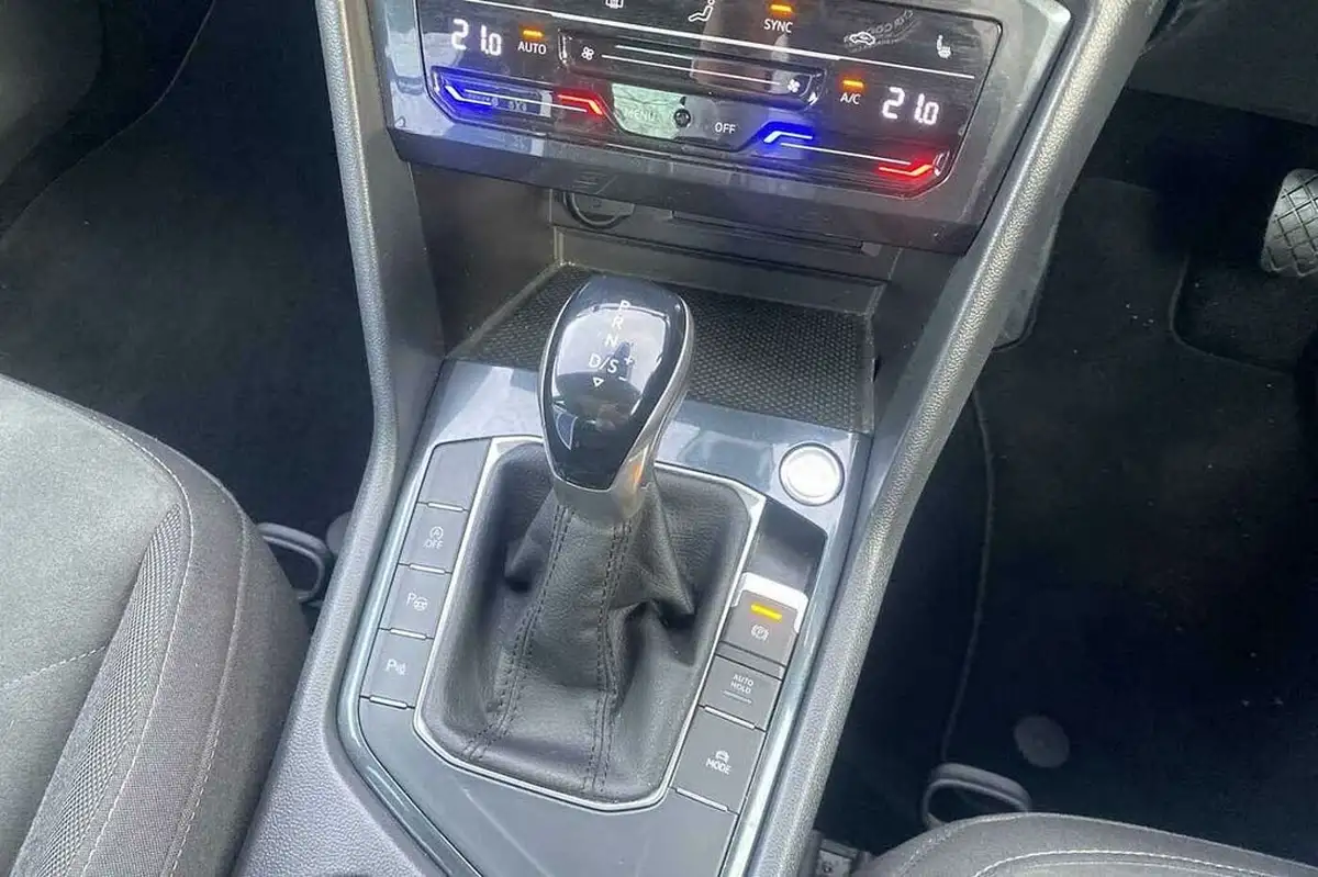 2021-volkswagen-tiguan-15-tsi-elegance-big-16