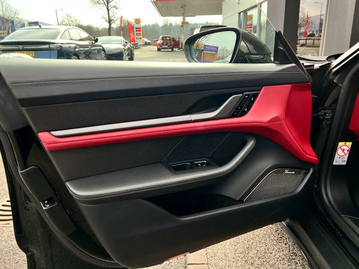 2021-porsche-taycan-e-turbo-s-cross-turismo-big-36