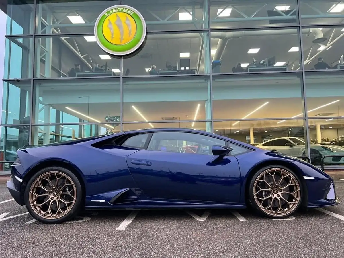 2021-lamborghini-huracan-big-38
