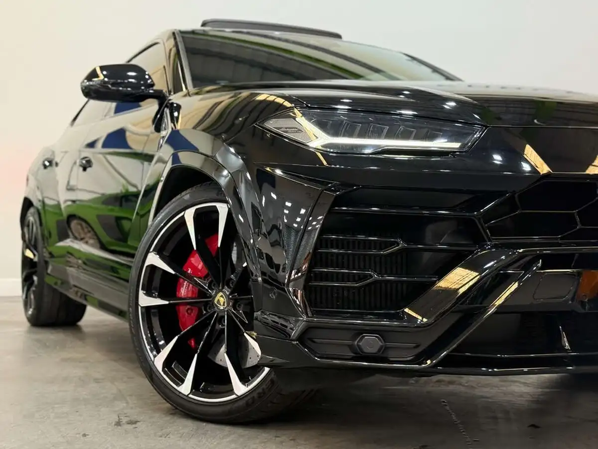 2019-lamborghini-urus-40-no-trim-big-5