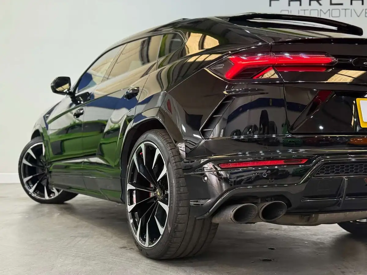 2019-lamborghini-urus-40-no-trim-big-29