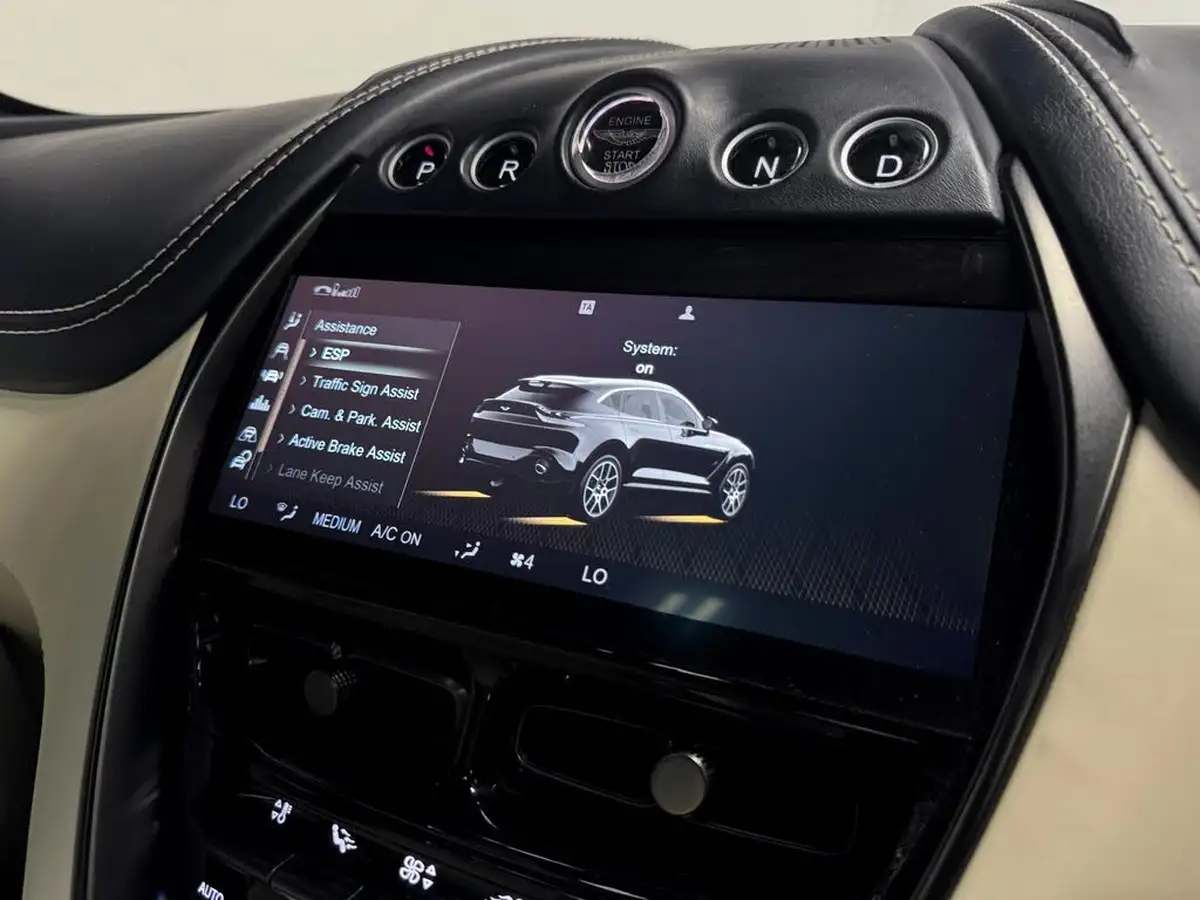 2021-aston-martin-dbx-40-v8-big-58