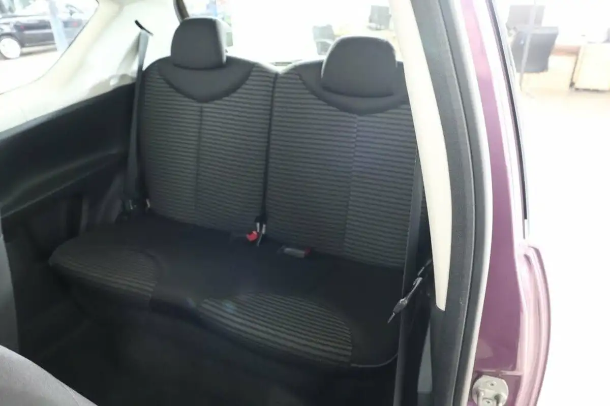 2013-peugeot-107-10-active-3d-big-24