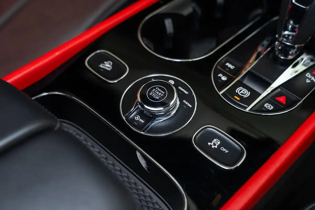 2019-bentley-bentayga-40-v8-big-11