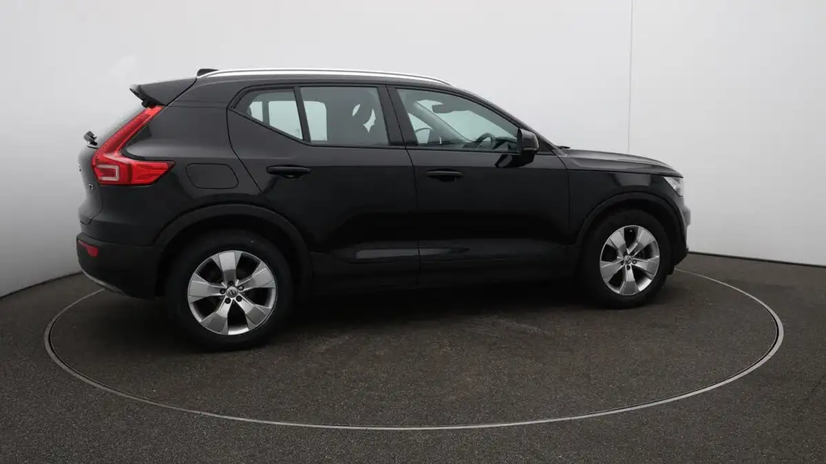 2021-volvo-xc40-15-t3-momentum-163bhp-big-47