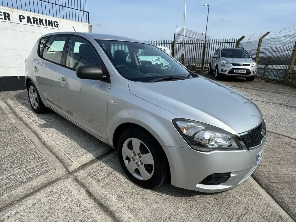2009-kia-ceed-14-1-big-10