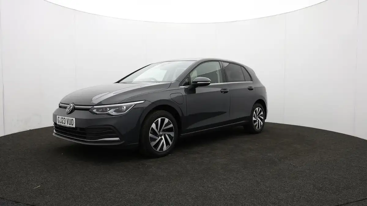 2023-volkswagen-golf-14-tsi-ehybrid-style-big-55