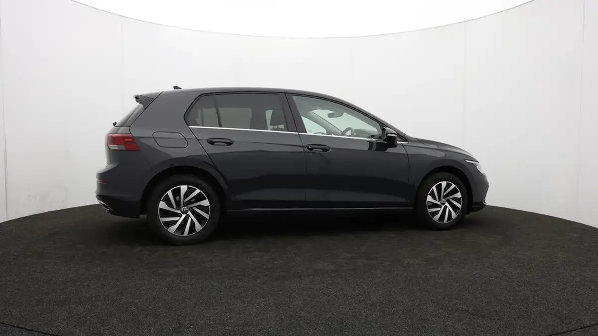 2023-volkswagen-golf-14-tsi-ehybrid-style-big-31