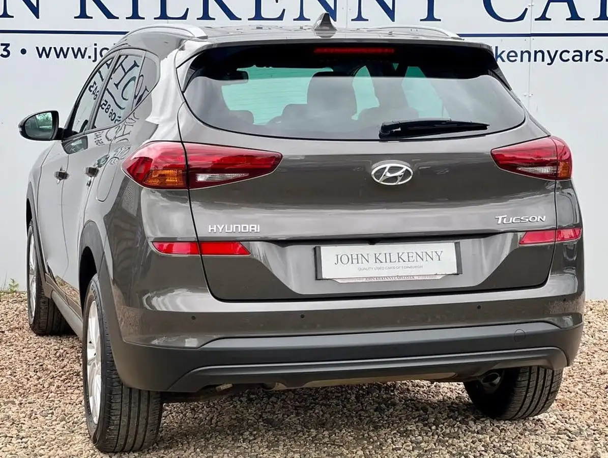 2019-hyundai-tucson-16-gdi-se-nav-big-3