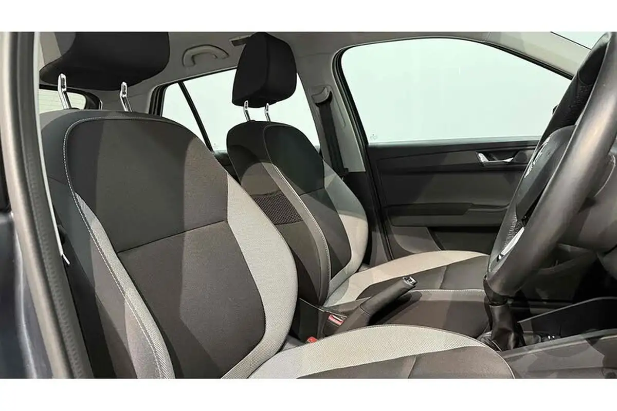 2018-skoda-fabia-10-tsi-se-95ps-ss-hatchback-big-18