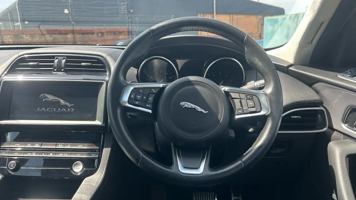 2018-jaguar-f-pace-20i-portfolio-250ps-awd-1997cc-big-14