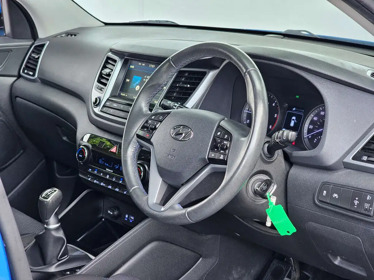 2015-hyundai-tucson-17crdi-blue-drive-se-nav-big-2