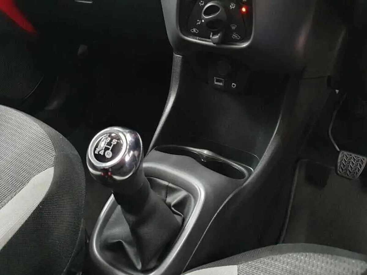 2021-toyota-aygo-10-vvt-i-x-play-tss-big-15