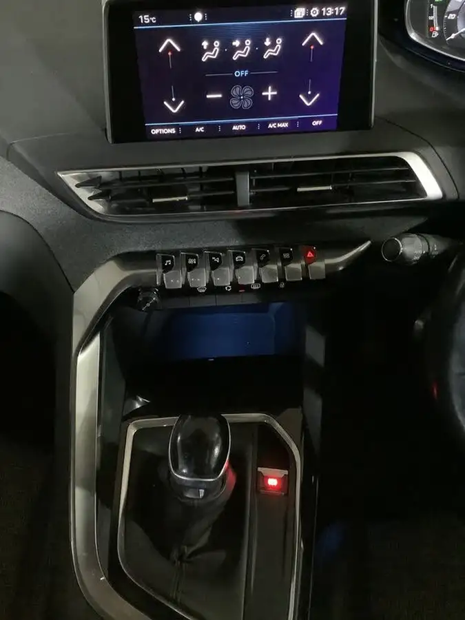 2018-peugeot-5008-suv-16-bluehdi-allure-big-24