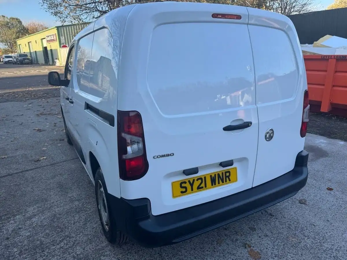 2021-vauxhall-combo-15cdti-edition-2000-100pseu6dt-big-11